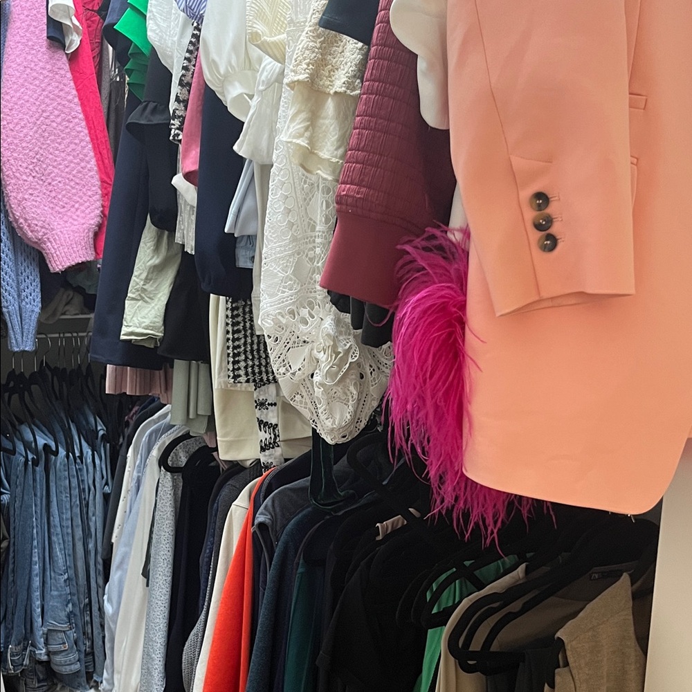 Closet Clean-out! ✨Make an offer✨